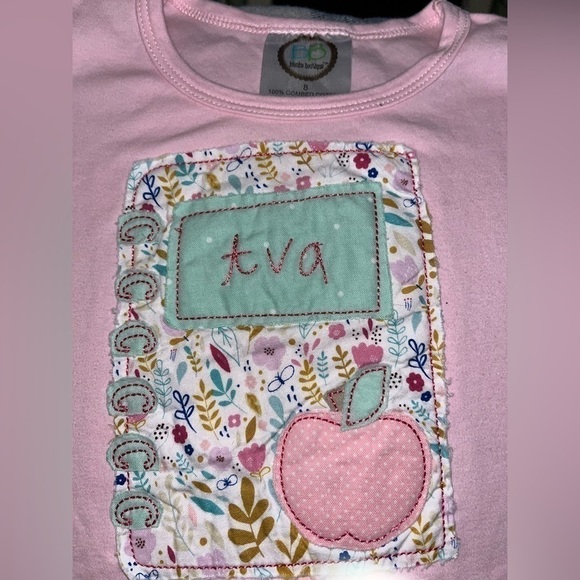 Boutique t-shirt that says Ava - Picture 2 of 4